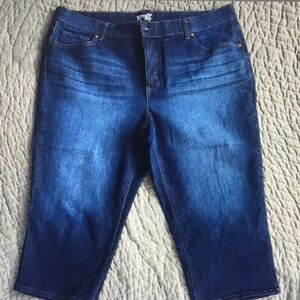 Stylish Blue Denim Capris